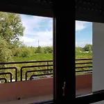With Terrace & Free Parking - 3 Minutes From Daire Grado