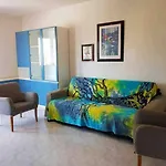 With Terrace & Free Parking - 3 Minutes From Daire