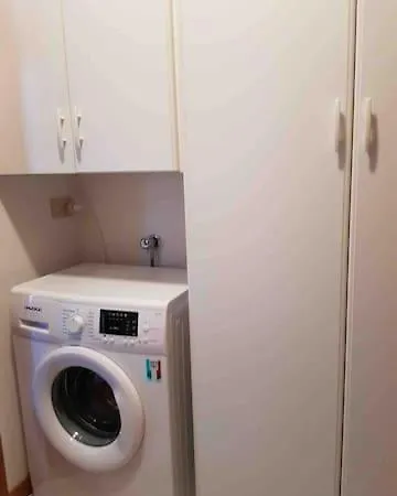 With Terrace & Free Parking - 3 Minutes From Apartment