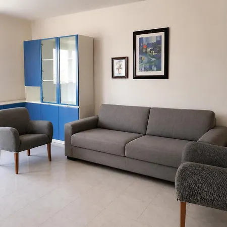 With Terrace & Free Parking - 3 Minutes From Lägenhet