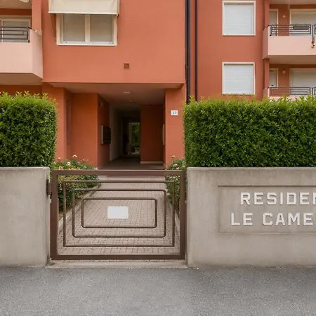 With Terrace & Free Parking - 3 Minutes From * גראדו